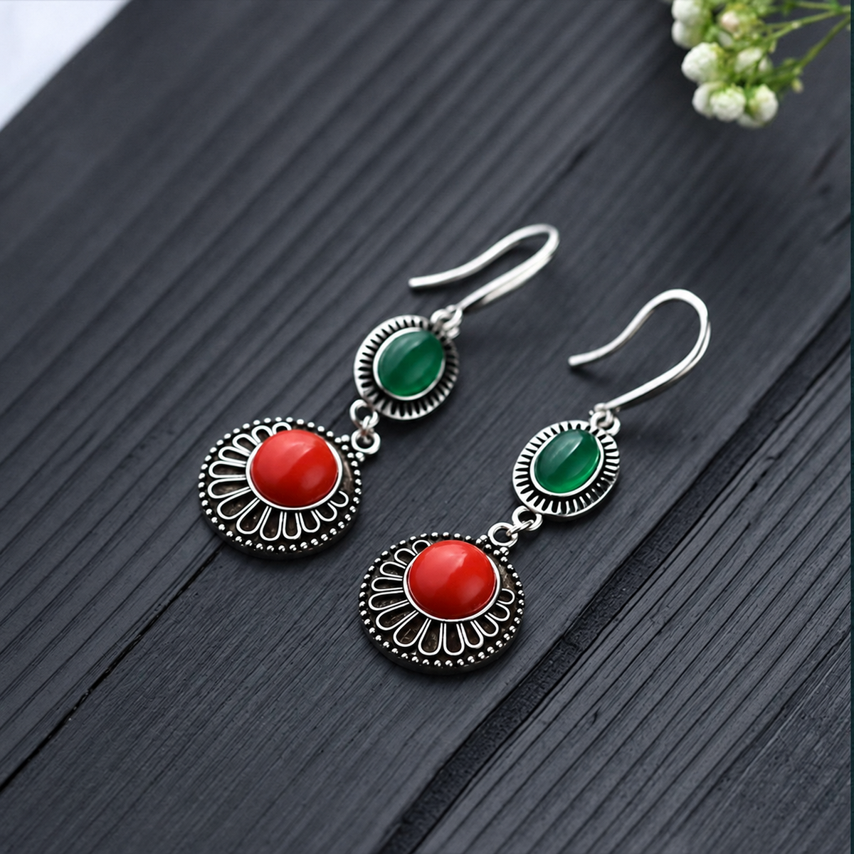 Red and Green Round Drop Earrings — 红绿复古圆形耳环